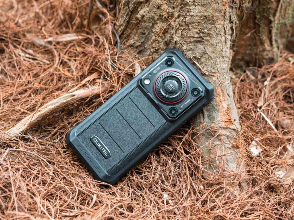 Why Rugged Phones Are the Top Choice for Outdoor Enthusiasts | THERMAL ...