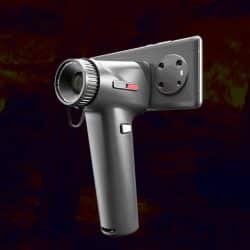 Portable Thermal Camera with 256×192 VOx Sensor 9mm Lens 450m Detection 2× Digital Zoom 25Hz Frame Rate USB-C Charging 9H Runtime IP67 Lightweight Design